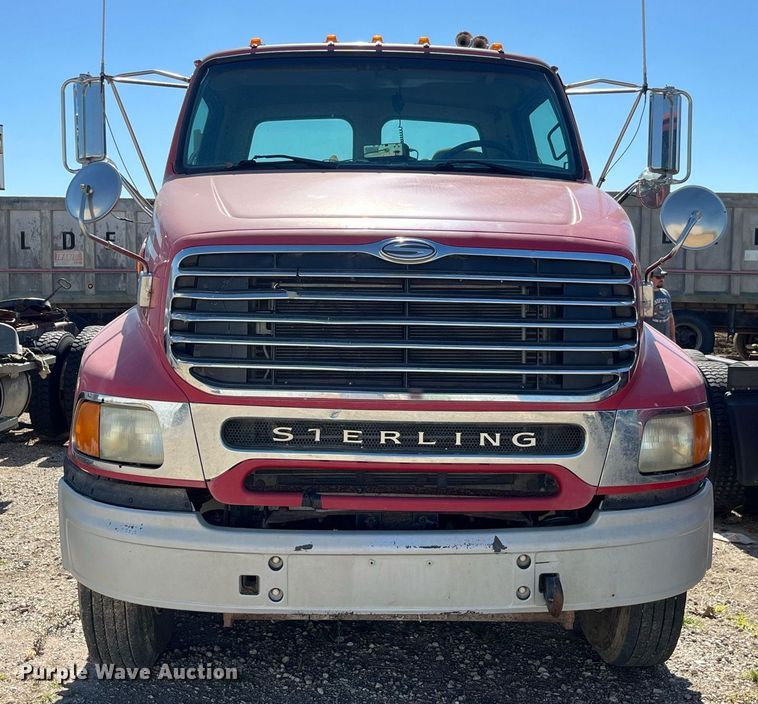 image for item LC9205 2005 Sterling AT9500 semi truck