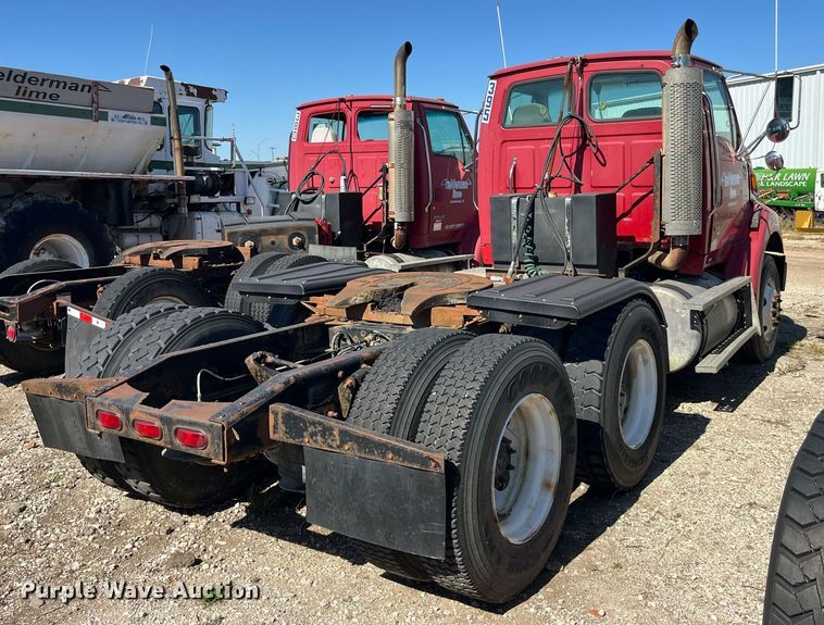 image for item LC9205 2005 Sterling AT9500 semi truck