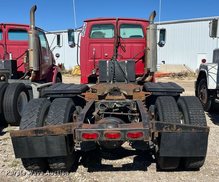 image for item LC9205 2005 Sterling AT9500 semi truck