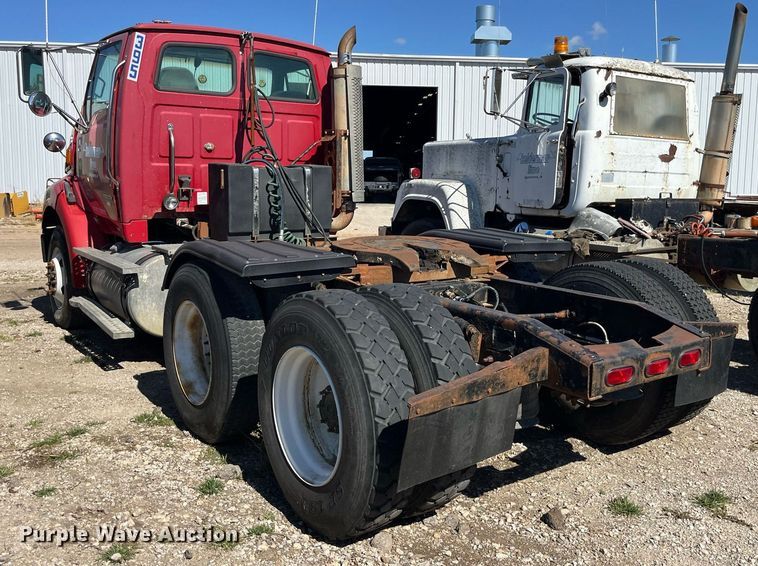 image for item LC9205 2005 Sterling AT9500 semi truck