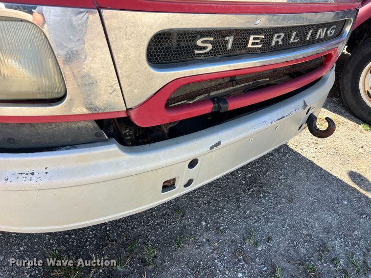 image for item LC9205 2005 Sterling AT9500 semi truck