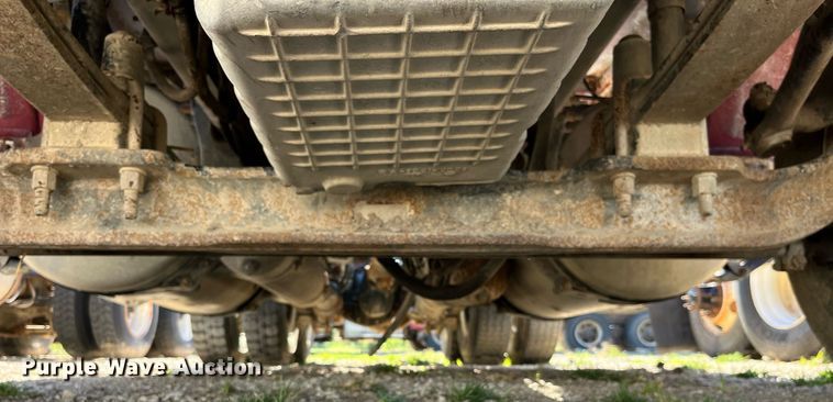 image for item LC9205 2005 Sterling AT9500 semi truck