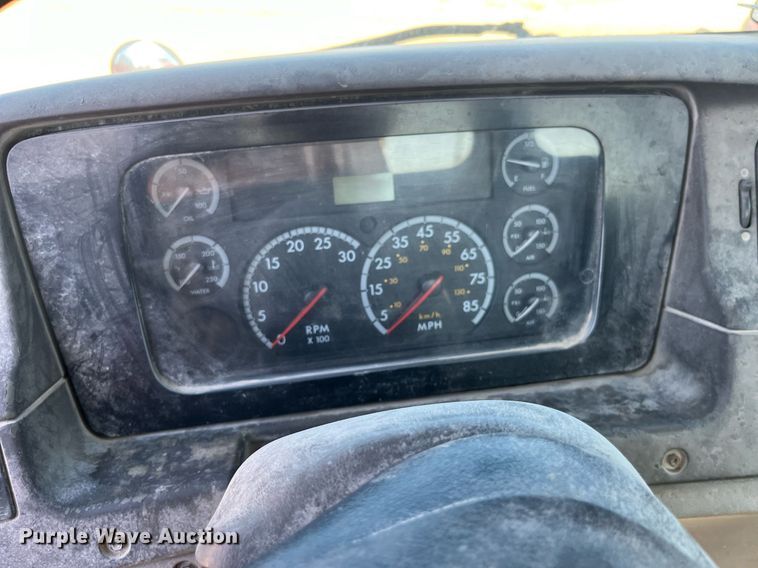 image for item LC9205 2005 Sterling AT9500 semi truck