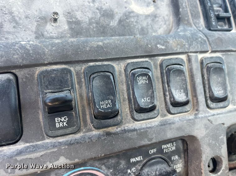 image for item LC9205 2005 Sterling AT9500 semi truck