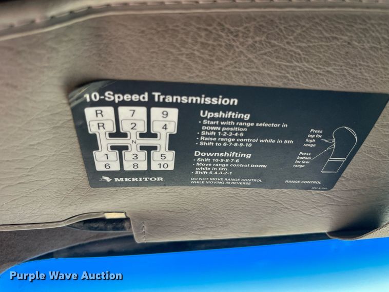 image for item LC9205 2005 Sterling AT9500 semi truck