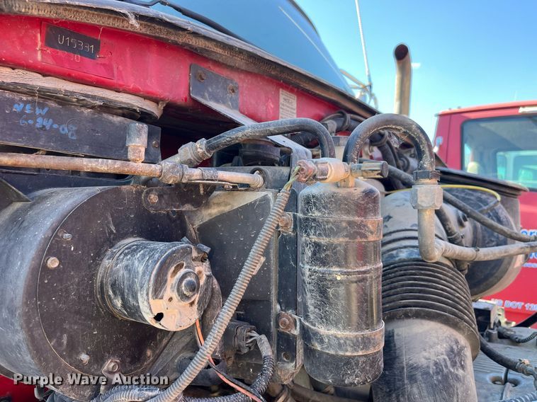 image for item LC9205 2005 Sterling AT9500 semi truck