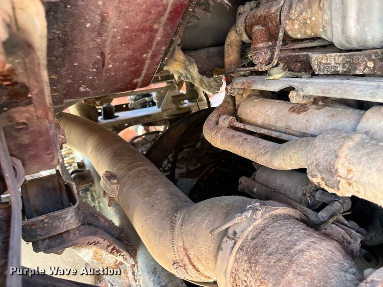 image for item LC9205 2005 Sterling AT9500 semi truck