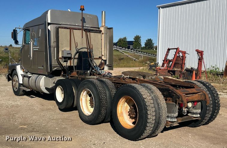 image for item LC9212 1997 Volvo WIA semi truck