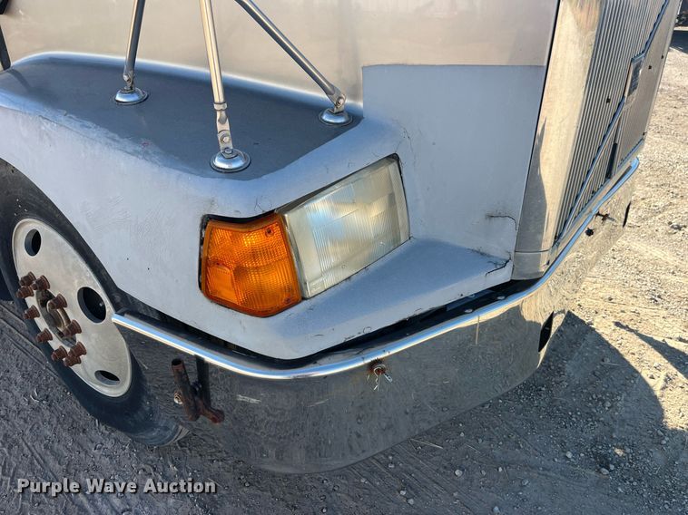 image for item LC9212 1997 Volvo WIA semi truck