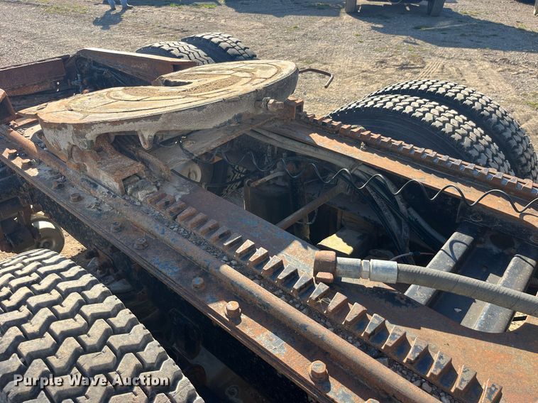 image for item LC9212 1997 Volvo WIA semi truck