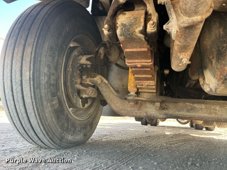 image for item LC9212 1997 Volvo WIA semi truck