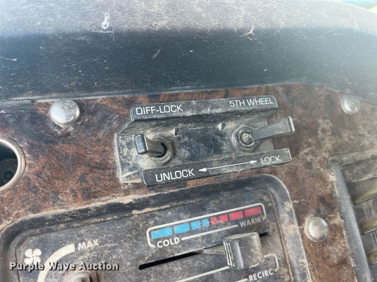 image for item LC9212 1997 Volvo WIA semi truck