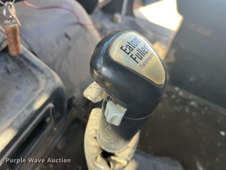 image for item LC9212 1997 Volvo WIA semi truck