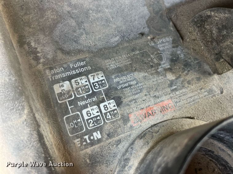 image for item LC9212 1997 Volvo WIA semi truck