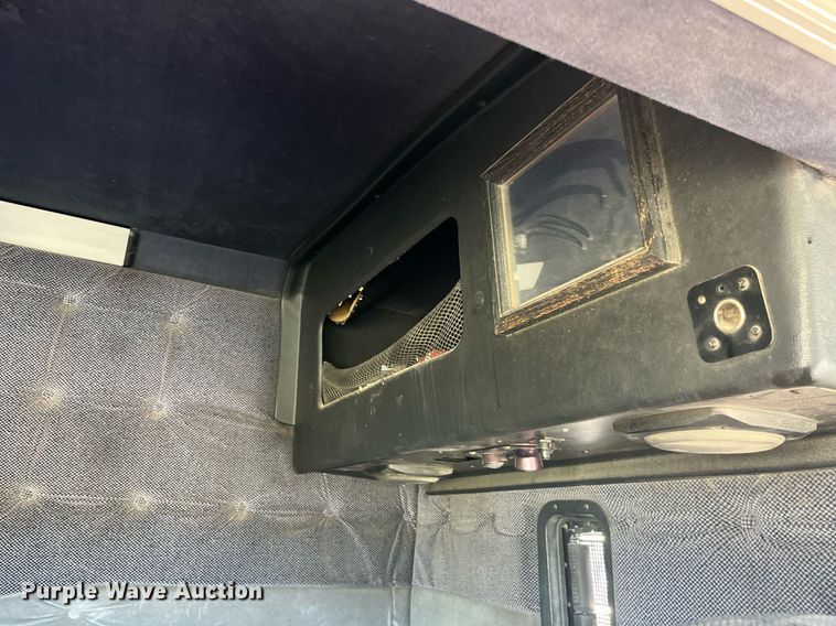 image for item LC9212 1997 Volvo WIA semi truck