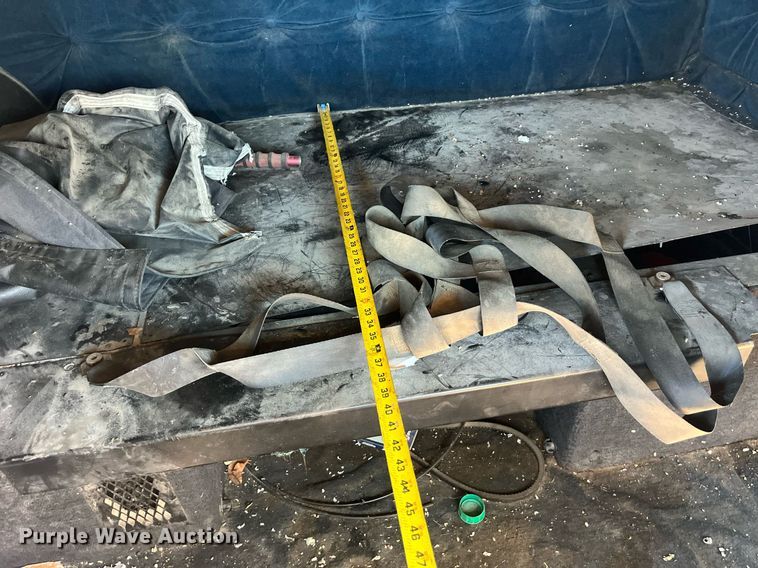 image for item LC9212 1997 Volvo WIA semi truck