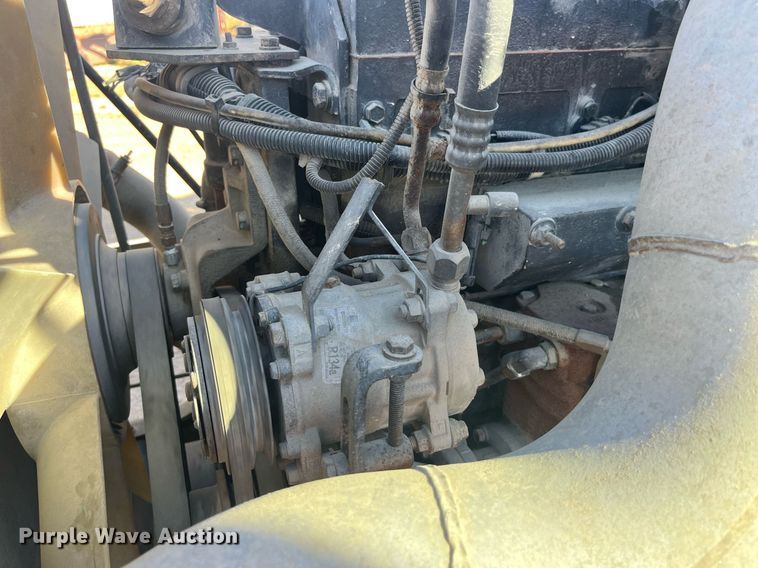 image for item LC9212 1997 Volvo WIA semi truck