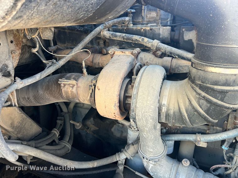 image for item LC9212 1997 Volvo WIA semi truck