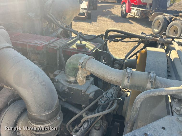 image for item LC9212 1997 Volvo WIA semi truck