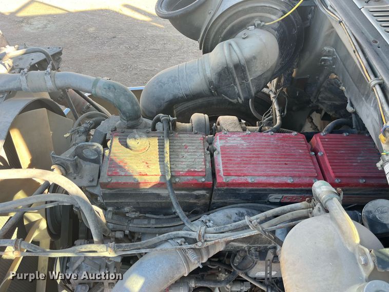 image for item LC9212 1997 Volvo WIA semi truck