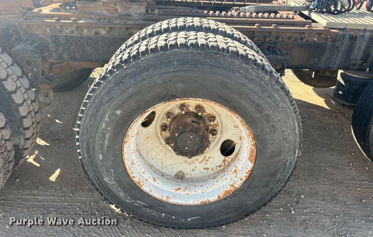 image for item LC9212 1997 Volvo WIA semi truck