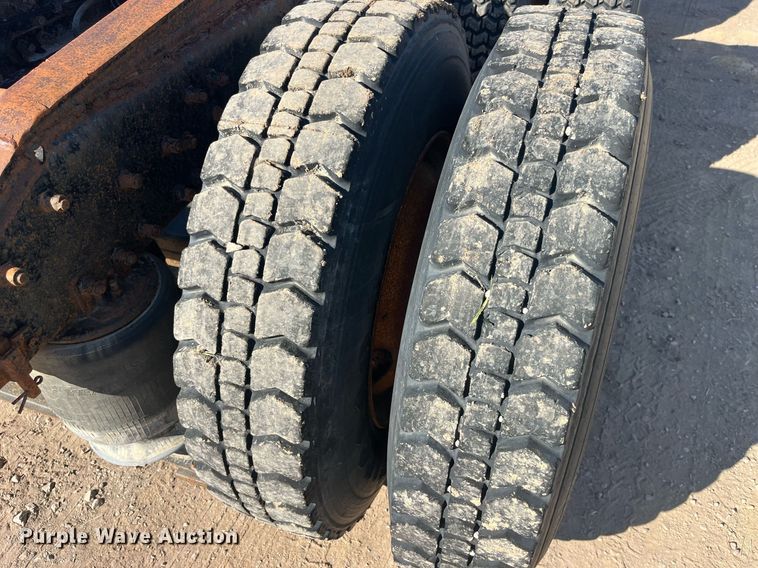 image for item LC9212 1997 Volvo WIA semi truck