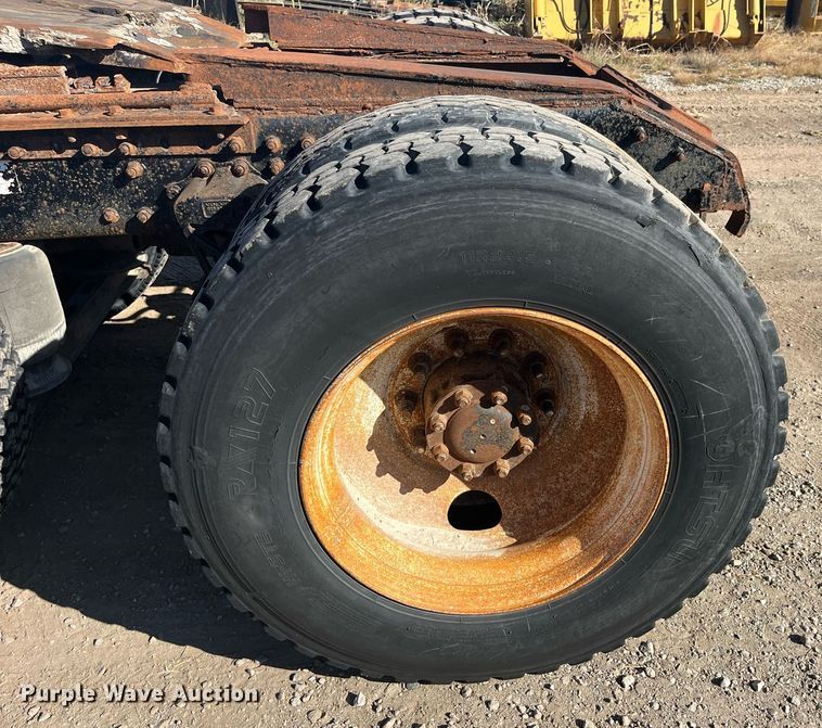 image for item LC9212 1997 Volvo WIA semi truck