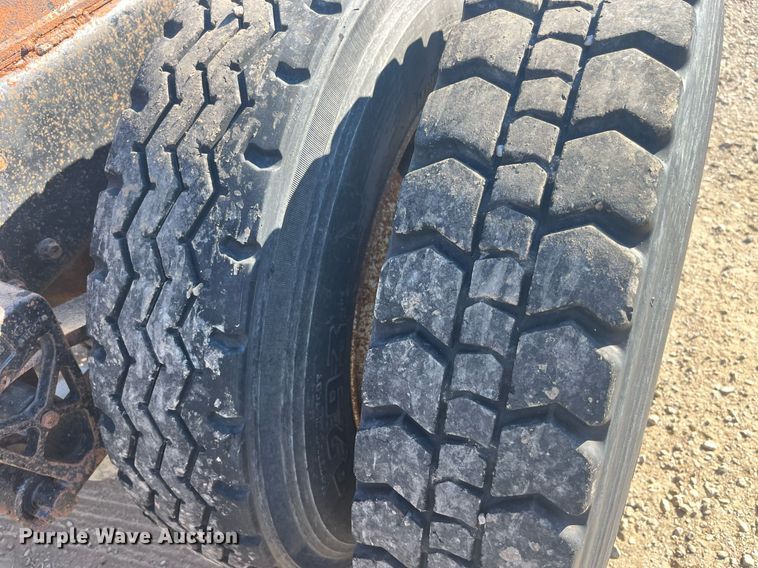 image for item LC9212 1997 Volvo WIA semi truck