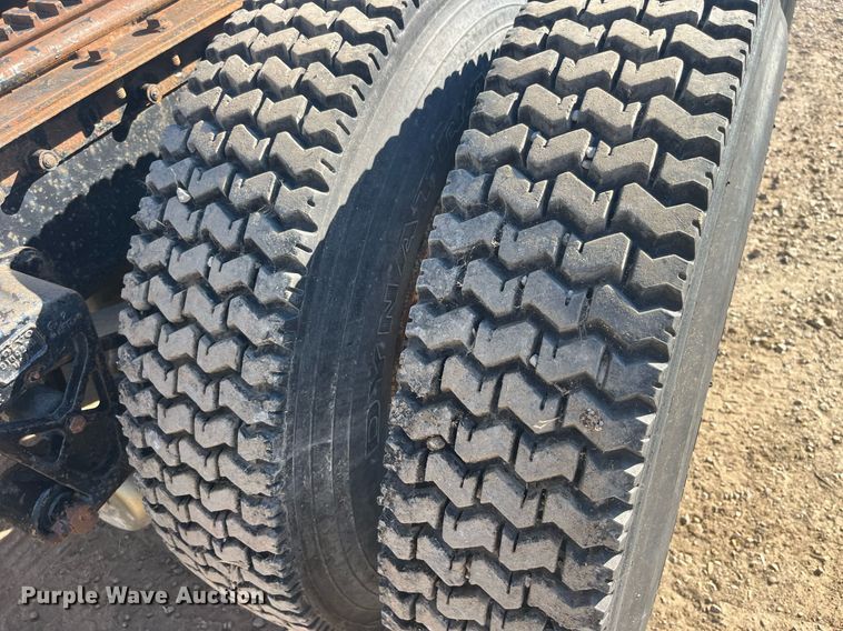 image for item LC9212 1997 Volvo WIA semi truck