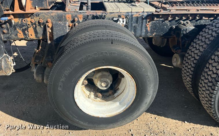 image for item LC9212 1997 Volvo WIA semi truck