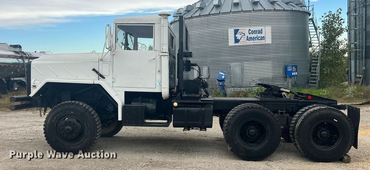 image for item LC9220 2002 American General MP3 semi truck