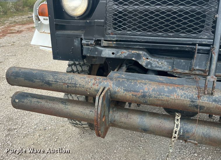 image for item LC9220 2002 American General MP3 semi truck