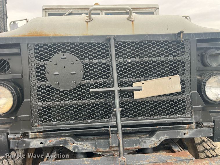 image for item LC9220 2002 American General MP3 semi truck