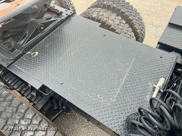 image for item LC9220 2002 American General MP3 semi truck