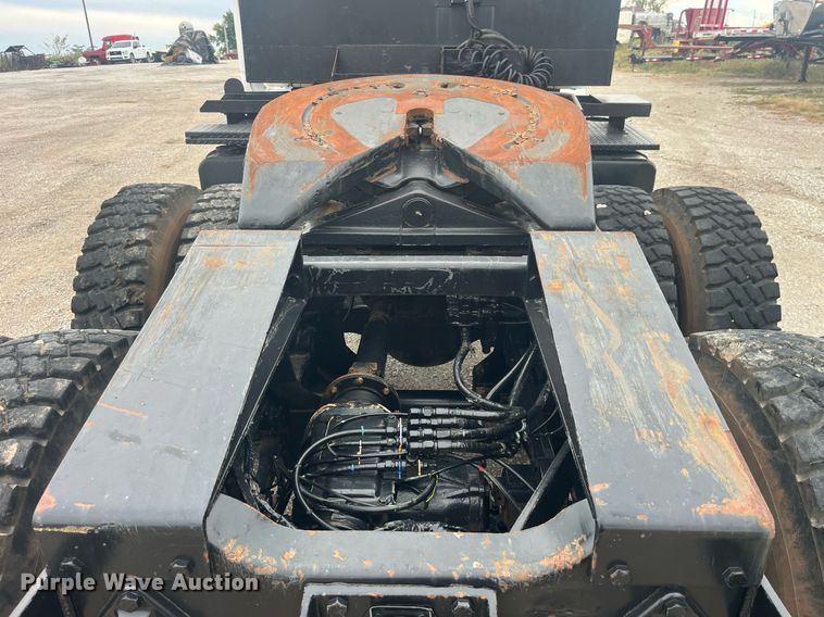 image for item LC9220 2002 American General MP3 semi truck