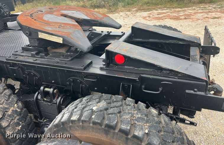 image for item LC9220 2002 American General MP3 semi truck