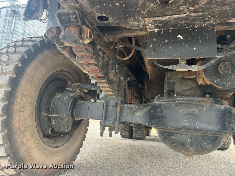 image for item LC9220 2002 American General MP3 semi truck