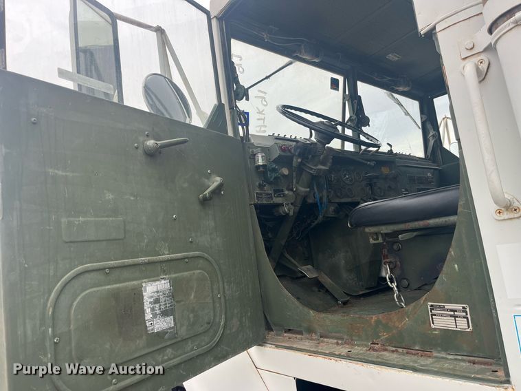 image for item LC9220 2002 American General MP3 semi truck