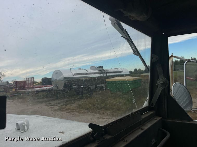 image for item LC9220 2002 American General MP3 semi truck