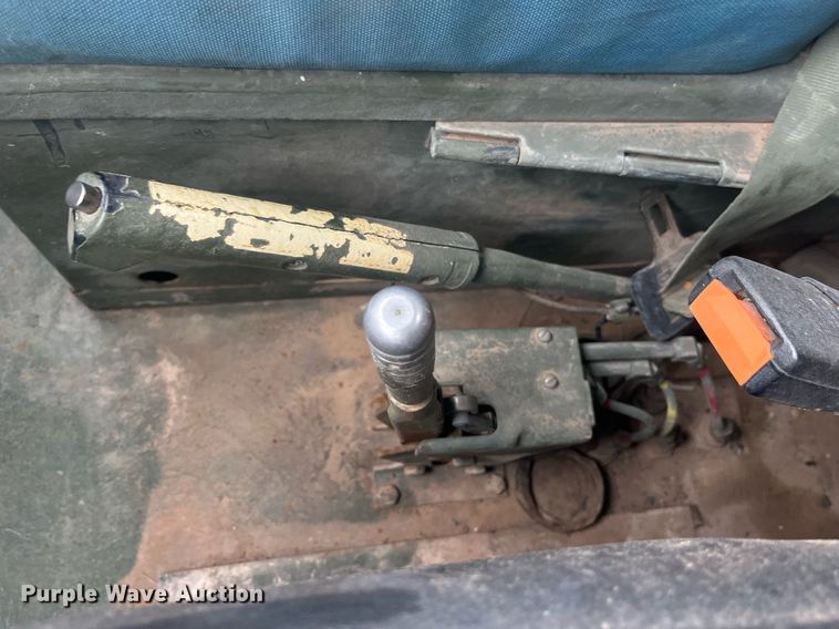 image for item LC9220 2002 American General MP3 semi truck