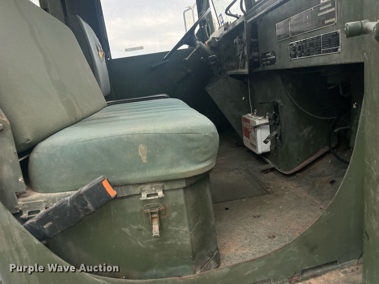 image for item LC9220 2002 American General MP3 semi truck