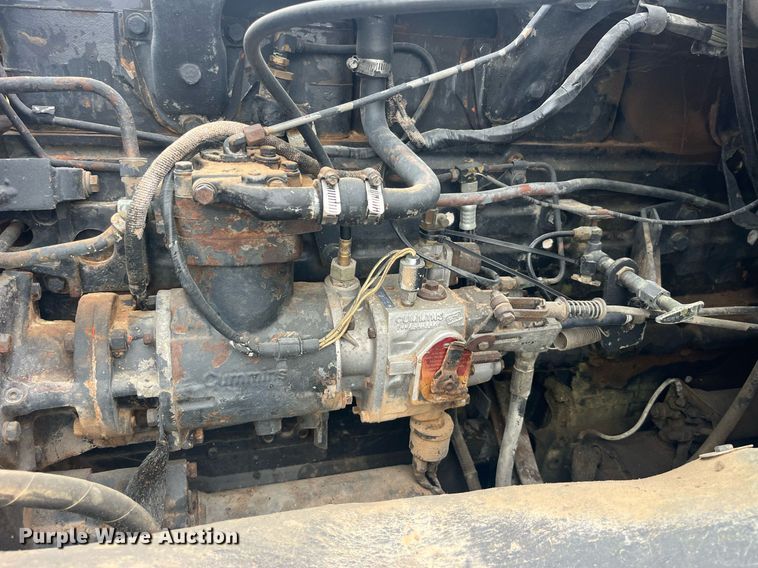 image for item LC9220 2002 American General MP3 semi truck