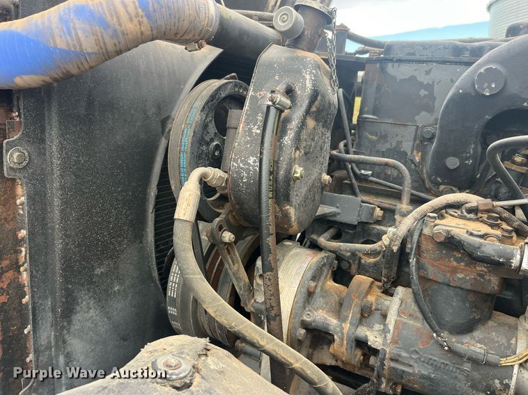 image for item LC9220 2002 American General MP3 semi truck