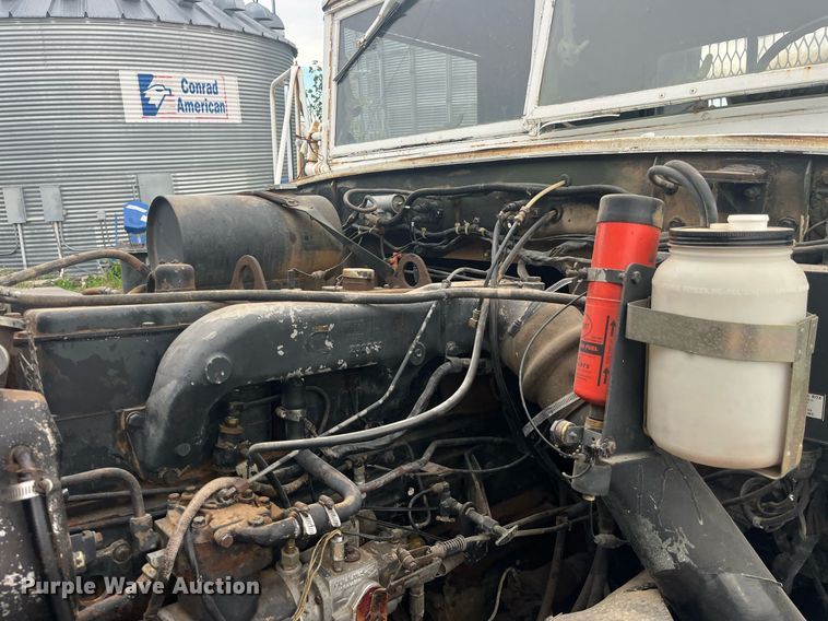 image for item LC9220 2002 American General MP3 semi truck