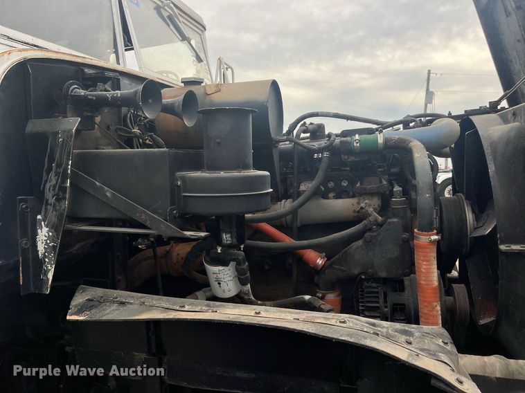 image for item LC9220 2002 American General MP3 semi truck