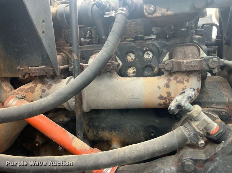 image for item LC9220 2002 American General MP3 semi truck