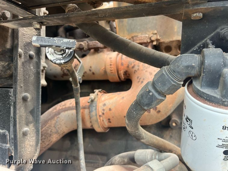 image for item LC9220 2002 American General MP3 semi truck