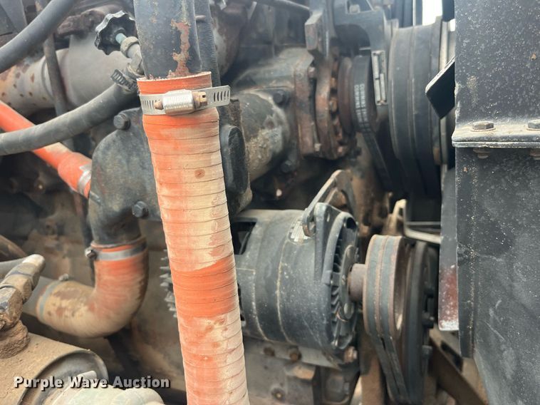 image for item LC9220 2002 American General MP3 semi truck