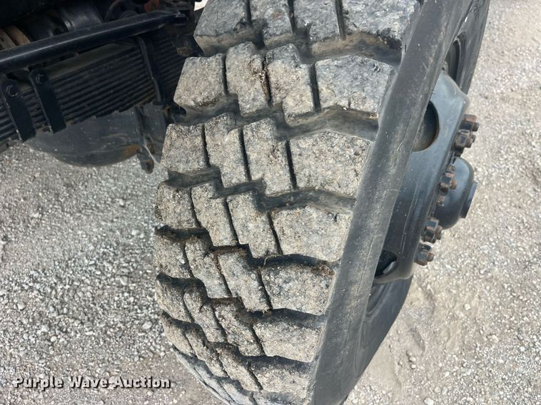 image for item LC9220 2002 American General MP3 semi truck