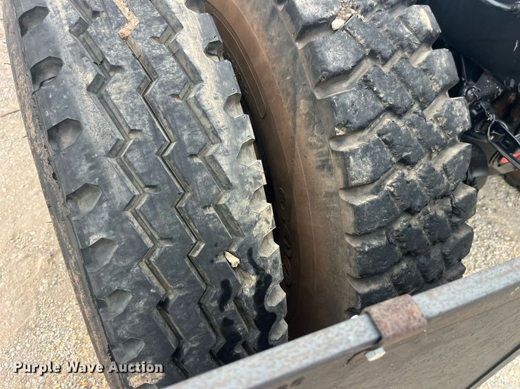 image for item LC9220 2002 American General MP3 semi truck